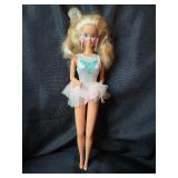 1988 ANIMAL LOVIN BARBIE WITH OUTFIT AND BENDABLE LEGS