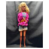 1993 CAMP FUN BARBIE WITH OUTFIT AND BENDABLE LEGS