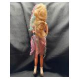1990 ICE CAPADES BARBIE WITH OUTFIT AND BENDABLE LEGS