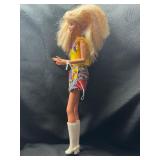1988 JAZZIE TEEN LOOKS WORKOUT BARBIE WITH OUTFIT AND BENDABLE LEGS