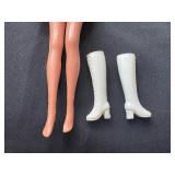 1988 JAZZIE TEEN LOOKS WORKOUT BARBIE WITH OUTFIT AND BENDABLE LEGS