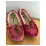 Pair of Minnetonka Moccasin Slippers NEW