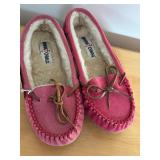 Pair of Minnetonka Moccasin Slippers NEW