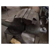 Heavy Duty Wilton 09-600 Vise & Stand