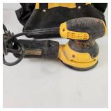 Dewalt DWE6421 Random Orbit Palm Sander Good Condition Tested Works