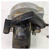 Black & Decker 7 1/4" Circular Saw No. 7331 120V Corded Good Condition Tested Works