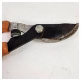 Fiskars Telescoping Branch Cutter Good Condition