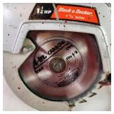 Black & Decker U-131 7 1/4" Circular Saw Corded Extra Blades Metal Case Great Condition