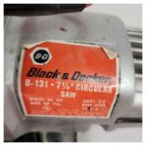 Black & Decker U-131 7 1/4" Circular Saw Corded Extra Blades Metal Case Great Condition