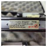 Pneumatic Stapler 22 Gauge 3/8" Crown Staples 7116 Tested Works Great Condition