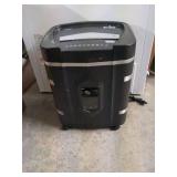 vf - Embassy Elite Paper Shredder Model LF1200-RED with 120-Sheet Feeder Tray