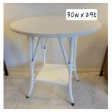 Antique Round White Wicker Ocassional Table