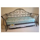 Scolling Iron Frame Trundle Day Bed
