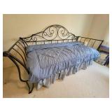 Scolling Iron Frame Trundle Day Bed