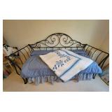 Scolling Iron Frame Trundle Day Bed