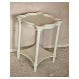 Chic White Turtle Top Pie Crusted Table