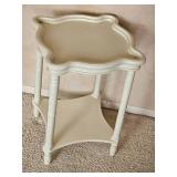 Chic White Turtle Top Pie Crusted Table