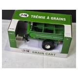 ERTL J&M Grain Cart Model 875, 1/32 Scale