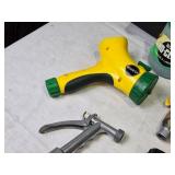 Miracle-Gro No-Clog Garden & Lawn Feeder with Hose Attachments