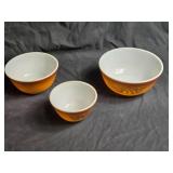 Set of 3 Vintage Pyrex Mixing Bowls with Grape Design