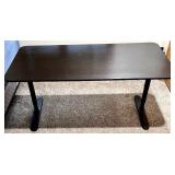 Basic Modern Style Home Desk