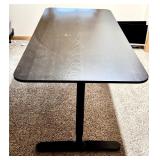 Basic Modern Style Home Desk