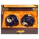 Diverse Vintage Decorative Items