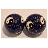 Diverse Vintage Decorative Items