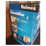 Unused Cool Mist Humidifier Holmes 18 Hour