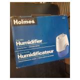 Unused Cool Mist Humidifier Holmes 18 Hour