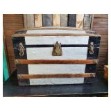 Beautiful Hump Back Ornate Steamer Trunk With Tray