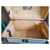 Beautiful Hump Back Ornate Steamer Trunk With Tray