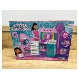 Gabby’s Dollhouse, Cakey Kitchen Set for Kids with Play Kitchen Accessories, Play Food, Sounds, Music and Kids Toys for Girls and Boys Ages 3 and Up