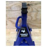 STRONGWAY 4-Ton Pneumatic Jack Stand