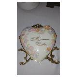 Misc Home Décor With Covered Tote.