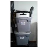 Lot of Kitchenware Including Campbell