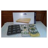 Breville Bamboo Cutting Board with Tart Pan and Kitchen Towels