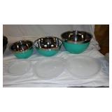 Set of 7 Stainless Steel and Mixing Bowls with Plastic Lids