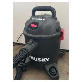 Husky 4 Gallon Wet / Dry Vacuum
