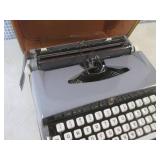 (A-2) Vintage Brother Valiant Porta...