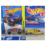 (G-1) Assorted Hot Wheels in Packag...