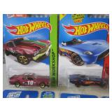 (G-1) Assorted Hot Wheels in Packag...