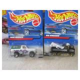 (G-1) Assorted Hot Wheels in Packag...