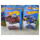 (G-1) Assorted Hot Wheels in Packag...