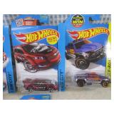 (G-1) Assorted Hot Wheels in Packag...