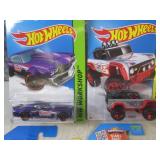 (G-1) Assorted Hot Wheels in Packag...