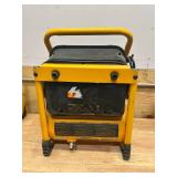 DEWALT DWFP55130 2.5 Gal. Portable Electric Heavy Duty 200 PSI Quiet Air Compressor - C279