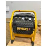 DEWALT DWFP55130 2.5 Gal. Portable Electric Heavy Duty 200 PSI Quiet Air Compressor - C279