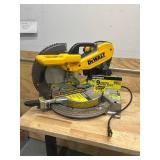 DEWALT DWS716 15 Amp Corded 12 in. Compound Double Bevel Miter Saw - C399