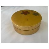 Japanese Lacquerware & Porcelain Set